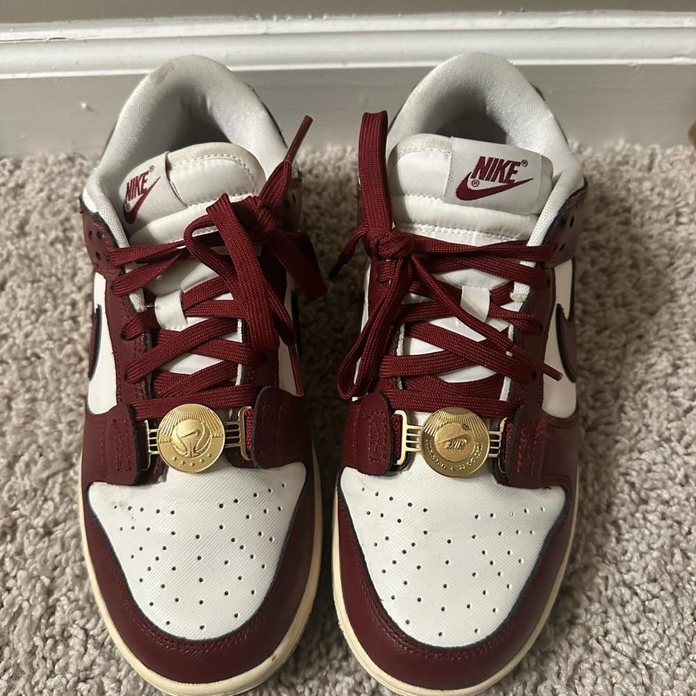 Nike Dunk Low Sneakers